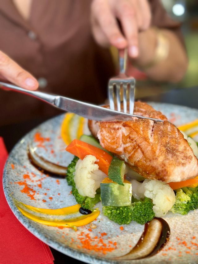 Nēbula pan-fried salmon
